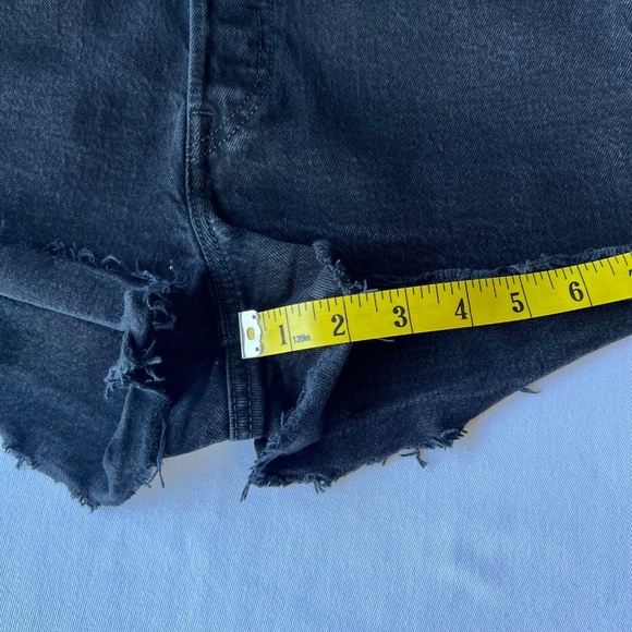 Levi’s ribcage black cut-off button fly denim shorts sz 27 - Picture 6 of 11